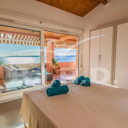 3 Pieces Avec Vue Panoramique Mer, Piscine Et Acces Prive *